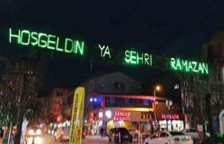 Devrek’te Ramazan ayının süslemelerinden olan...