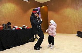 Dilovası’nda çocuklar illüzyon gösterisinde...