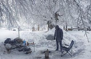 Domaniç dağlarında ’İglo’ keyfi