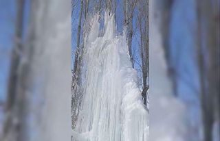 Donan çeşme ilginç görüntü oluşturdu