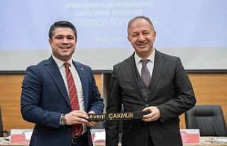 Dönmez’den Çakmur’a anlamlı jest