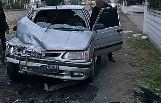 Dörtyol’da iki otomobil çarpıştı: 9 yaralı