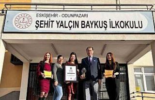 Ebru öğretmenden Eskişehir’i gururlandıran ödül