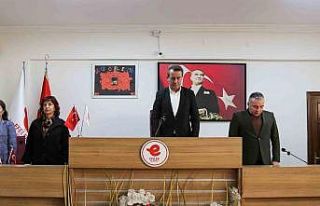 Efeler’in meclisinde Şehitlere Saygı Duruşu’nda...