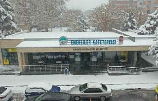 Emekli Kafeteryası takdir topluyor