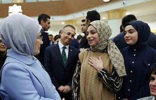 Emine Erdoğan, Gaziantep’te Şahinbey Millet Kütüphanesini...