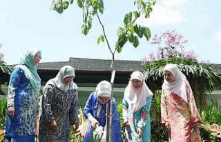 Emine Erdoğan, Kuala Lumpur Perdana Botanik Bahçesi’ni...