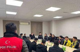 Emniyet Müdürü Baybaba taraftar gruplarıyla bir...