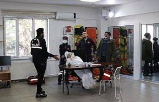 Emniyetten 96 sağlık personeline eğitim verildi