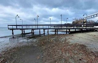 Erdek ve Kapıdağ Yarımadası’nda deniz çekildi