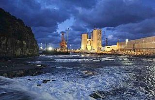 Eren Enerji’ye ait yüzer vinç dereye sürüklendi,...