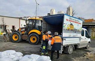 Esenyurt Belediyesi kış şartlarıyla mücadeleye...