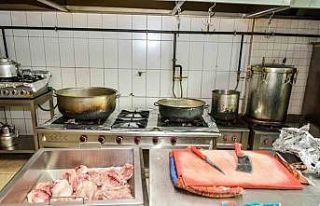 Esenyurt’ta halk sağlığını tehdit eden restoran...