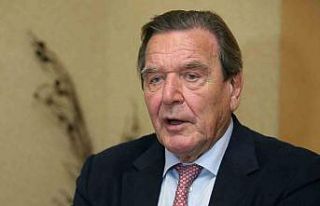 Eski Almanya Başbakanı Schröder "tükenmişlik...