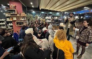 Eski sevgililerden kalan hediyeler açık artırmada...