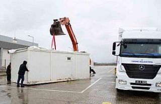 Evi yanan aileye yardım eli