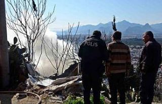 Evinin yanışını çaresiz gözlerle izledi, odaların...