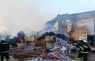 Fabrika yangınına eksi 5 derecede yapılan müdahalede...