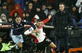 Feyenoord’un yeni teknik direktörü Robin van Persie...