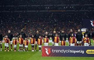 Galatasaray, Fenerbahçe ile puan farkını korudu