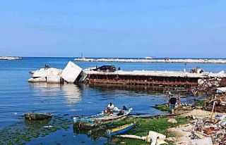 Gazze Limanı’ndaki balıkçı tekneleri İsrail’in...