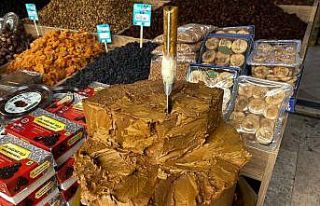 Görüntüsü ile dikkat çeken katı pekmezin faydaları...