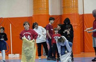 Gümüşhane’de çocuklar sömestr tatilinde sokak...