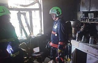 Hakkari’de yangında evde mahsur kalan 7 kişi kurtarıldı