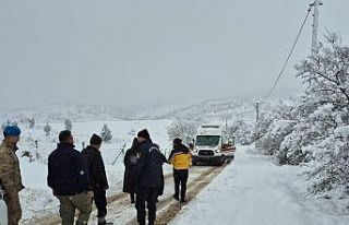 Hamile kadın için karlı yollar aşıldı