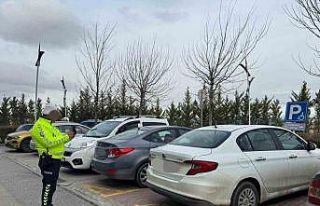Hatalı araç park eden 241 sürücüye ceza yazıldı