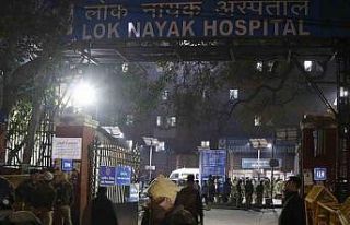 Hindistan’da tren istasyonunda izdiham: 18 ölü