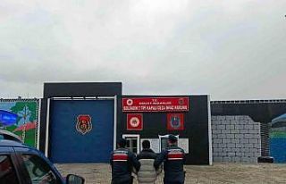 Hırsızlık suçundan aranan şahıs yakalandı