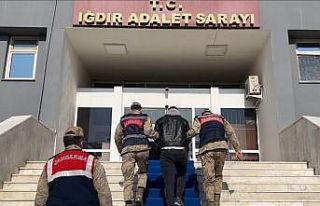 Iğdır’da bir şahsın üzerinde 300 adet altın...