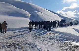 İş makinesi şarampole yuvarlandı: 1 yaralı