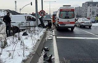 İstanbul’da kar yağışı sonrası oluşan buzlanma...