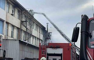 İstanbul’da kauçuk imalathanesinden alevler yükseldi