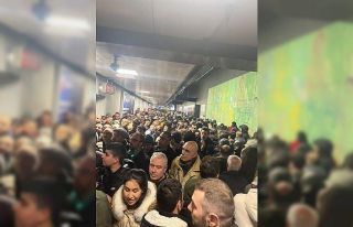 İstanbul’da metro duraklarındaki yolcu yoğunluğuna...