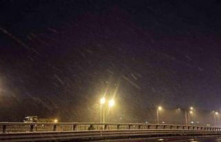 İstanbul’da yüksek kesimlerde kar yağışı etkili...