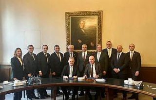 İzmir heyetinden Almanya’ya lojistik çıkarması