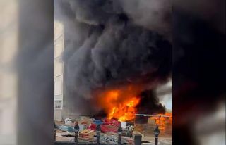 İzmir’de inşaat halindeki okulun bahçesinde yangın