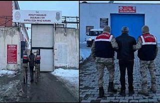 Jandarma araması olan 98 şahsı yakaladı