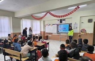 Jandarma ekipleri, öğrencilere trafik eğitimi verdi