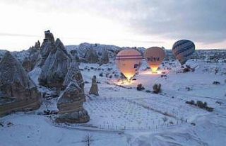 Kapadokya’da balon turuna kar molası