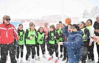 Kar Hentbol Şampiyonası, Türkiye’de ilk kez Erciyes’te...