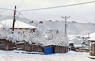 Karasu’nun yüksek mahallelerinde kar kalınlığı...