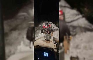 Karda mahsur kalan 15 madenci kurtarıldı