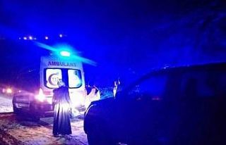 Karda mahsur kalan hasta ve düğün konvoyundakiler...