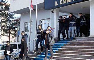 Karı koca ve bacanağın kurduğu dolandırıcı...