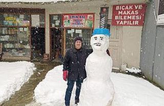 Karın tadını müşteri bulamayan esnaf çıkardı