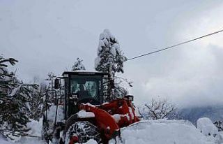 Kastamonu’da 740 köye ulaşımı kar yağışı...